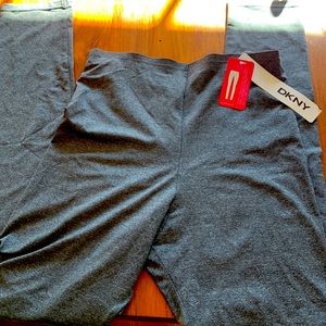 DKNY shapewear leggin, Size S, NWT